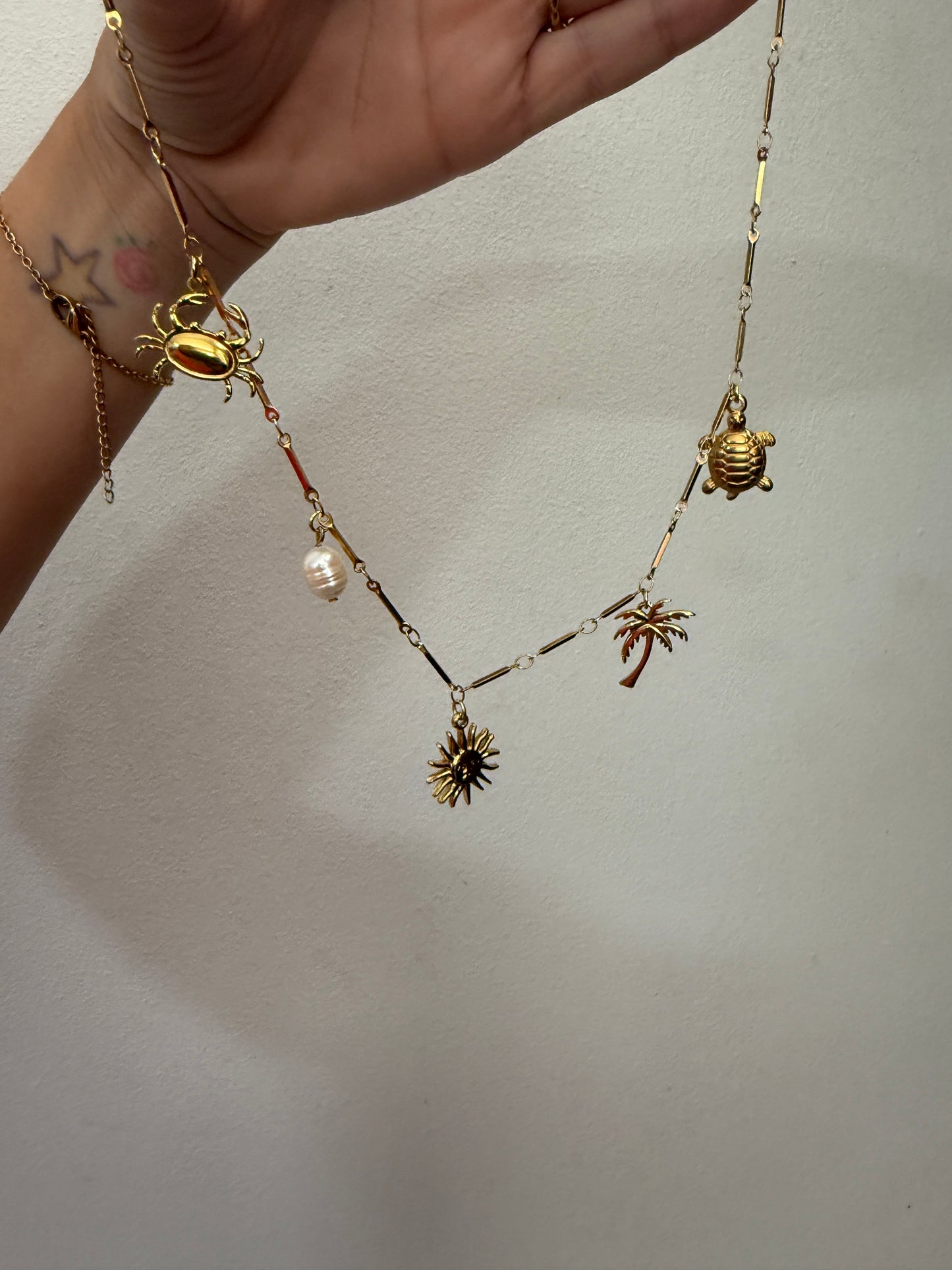 Isleña charm necklace