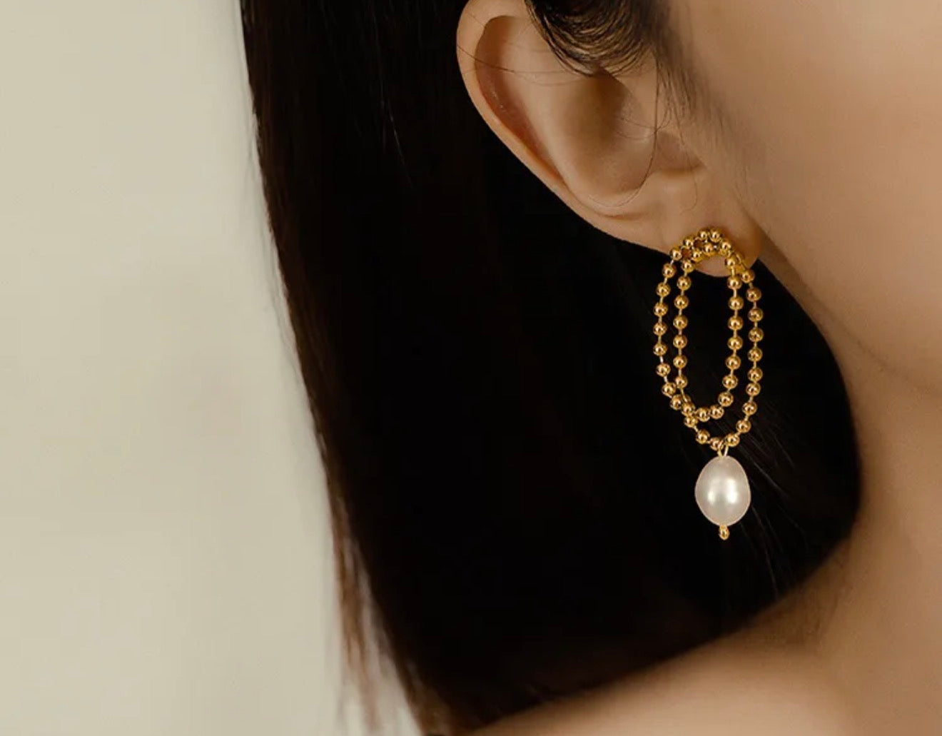 Geometric pearl earrings