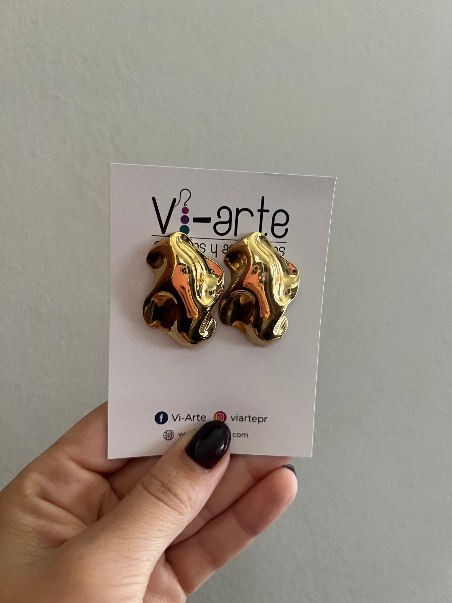 Retro gold earrings