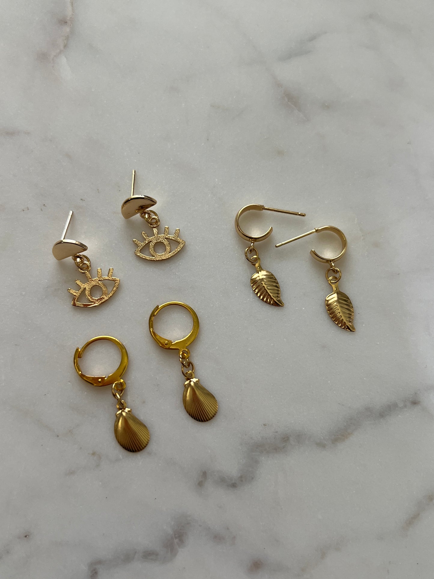 Mini huggies earrings