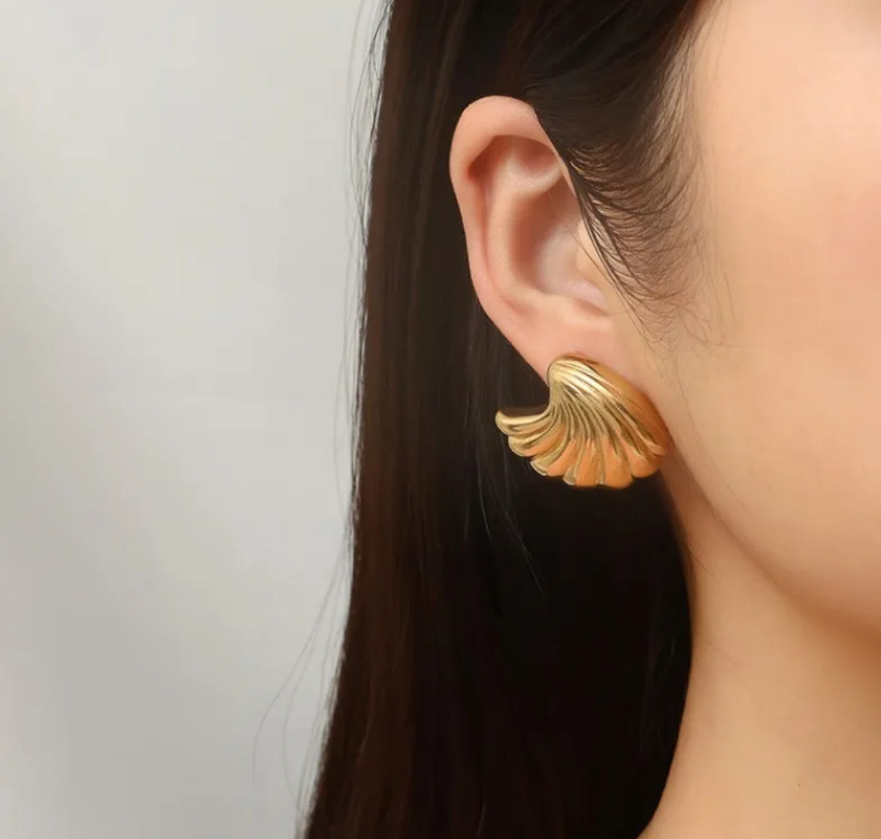 Shell earrings