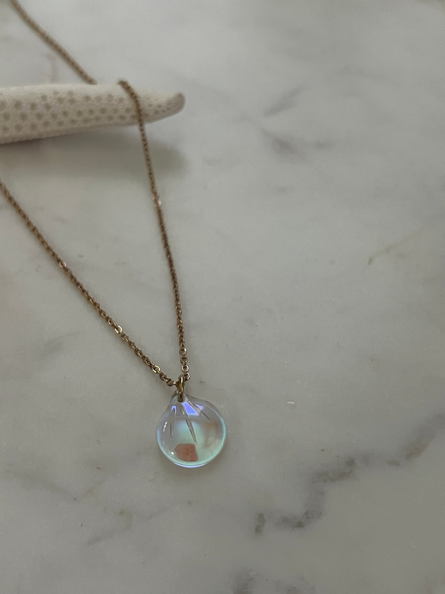 Tornasol shell necklace