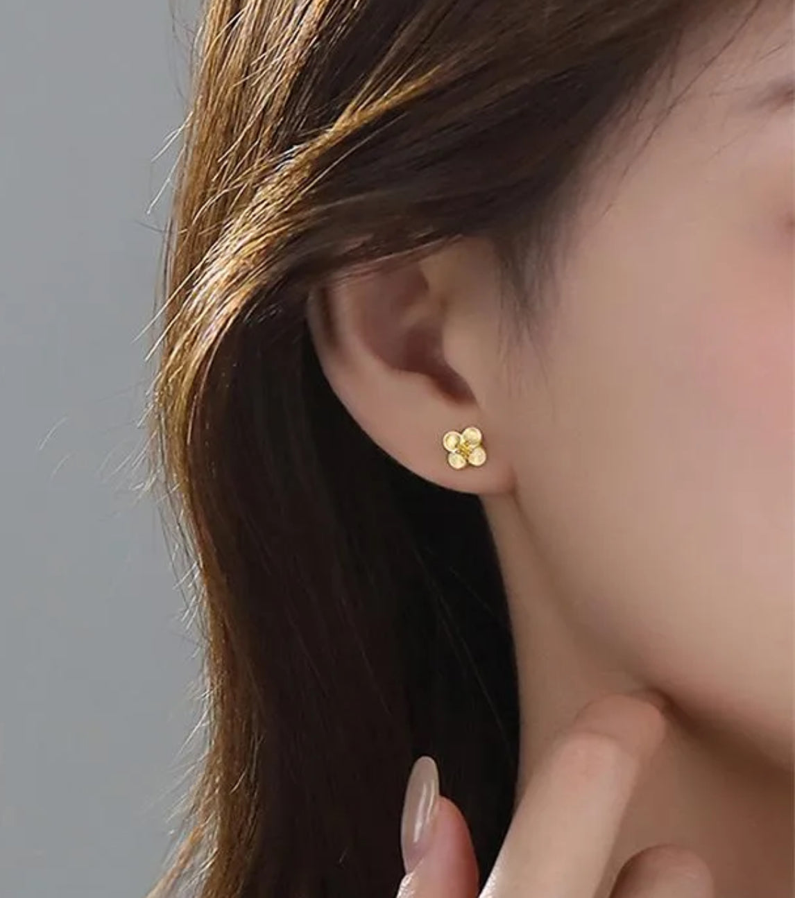Daisy studs