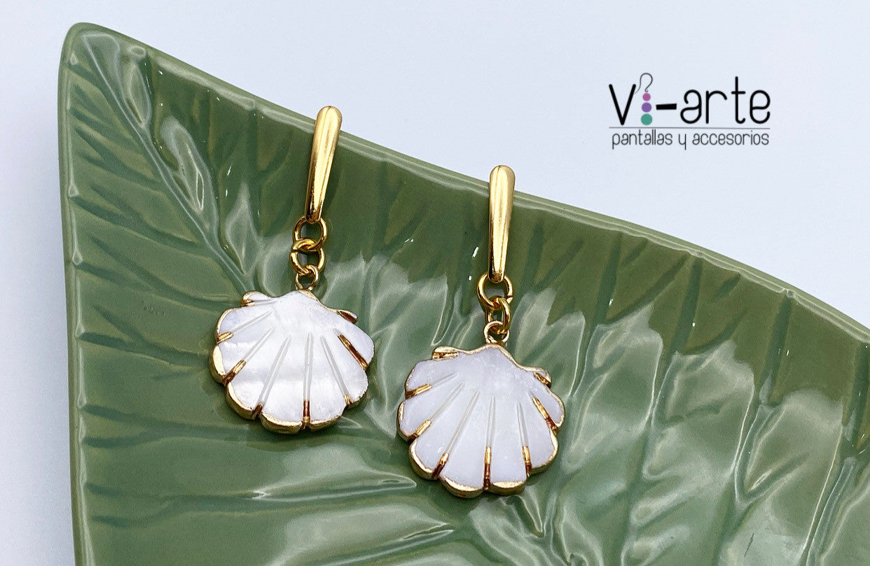White shell earrings
