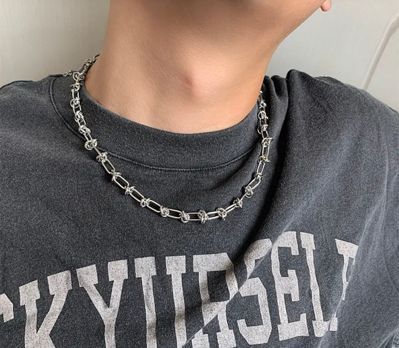 Knot silver necklace