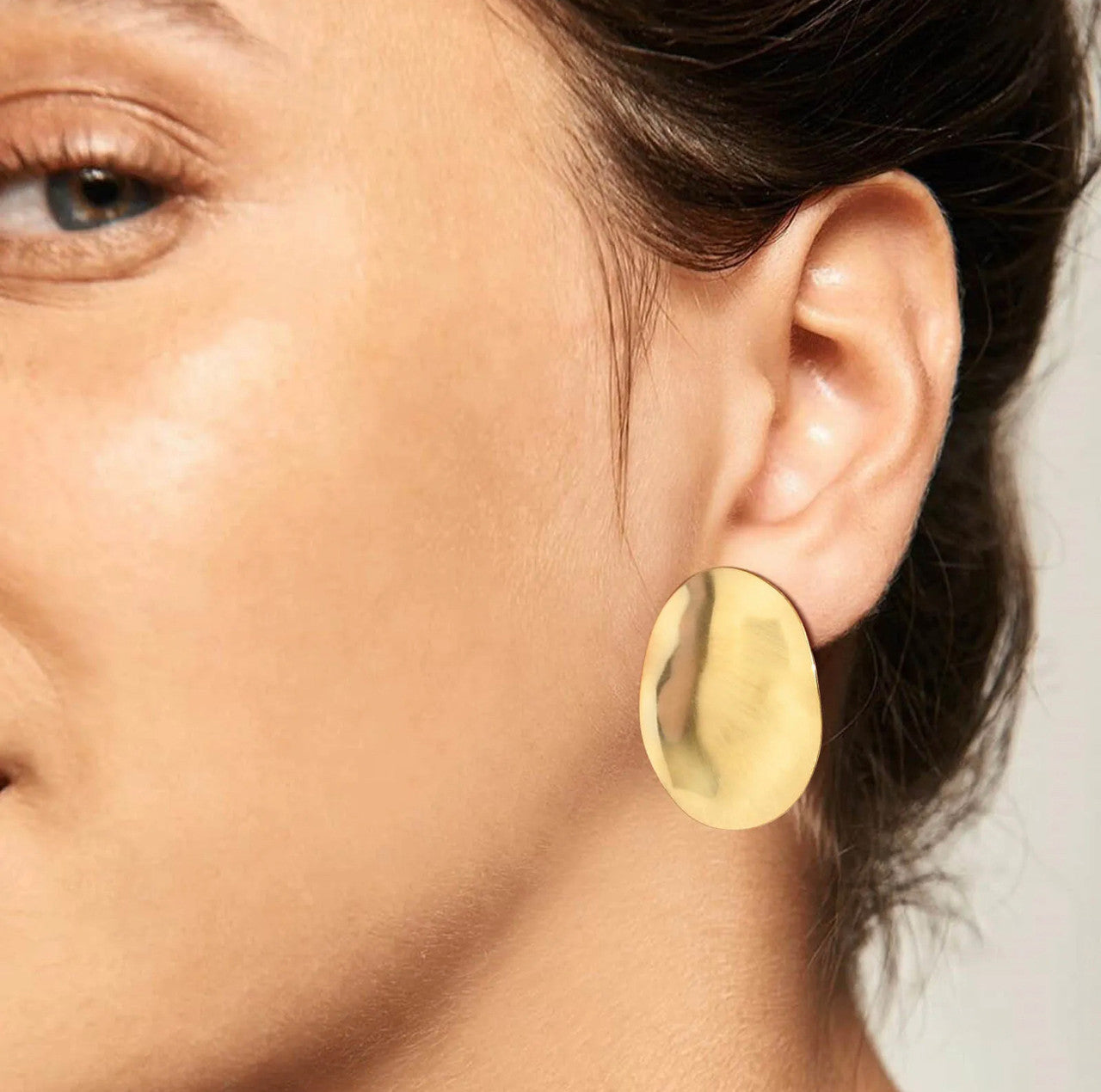 Oval Minimalist earrings