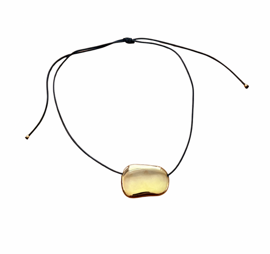 Gold pendant necklace