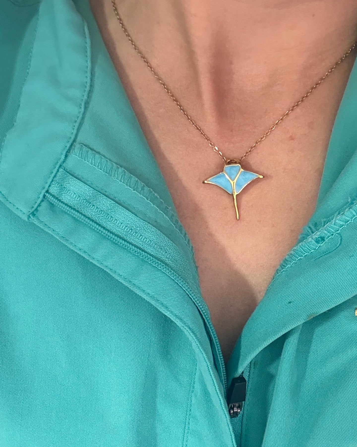 Blue manta ray necklace