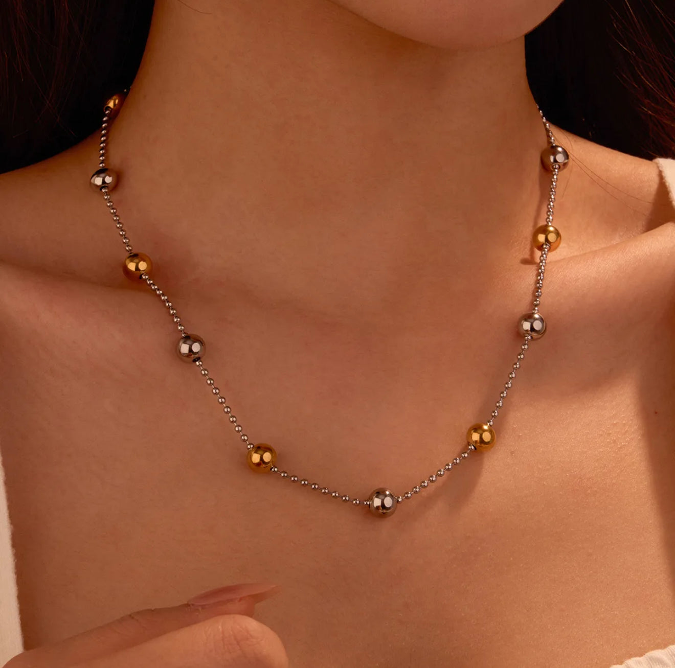 Double tone necklace