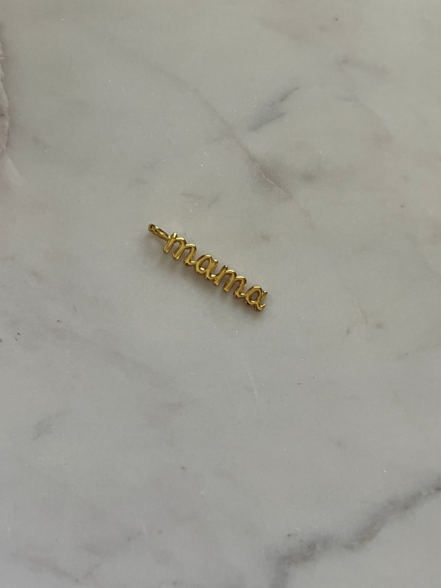 Mamá charm