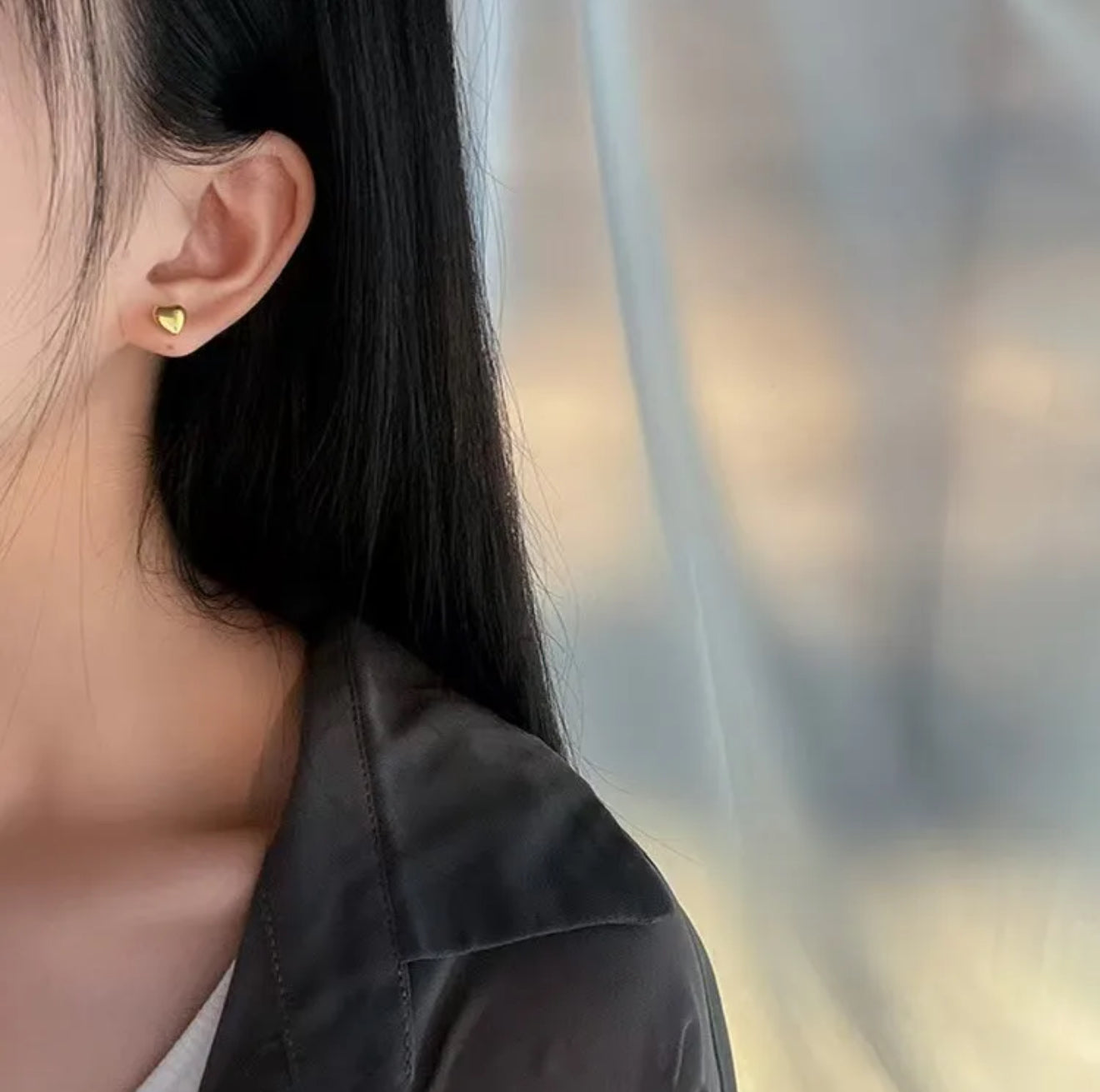 Sweet heart studs
