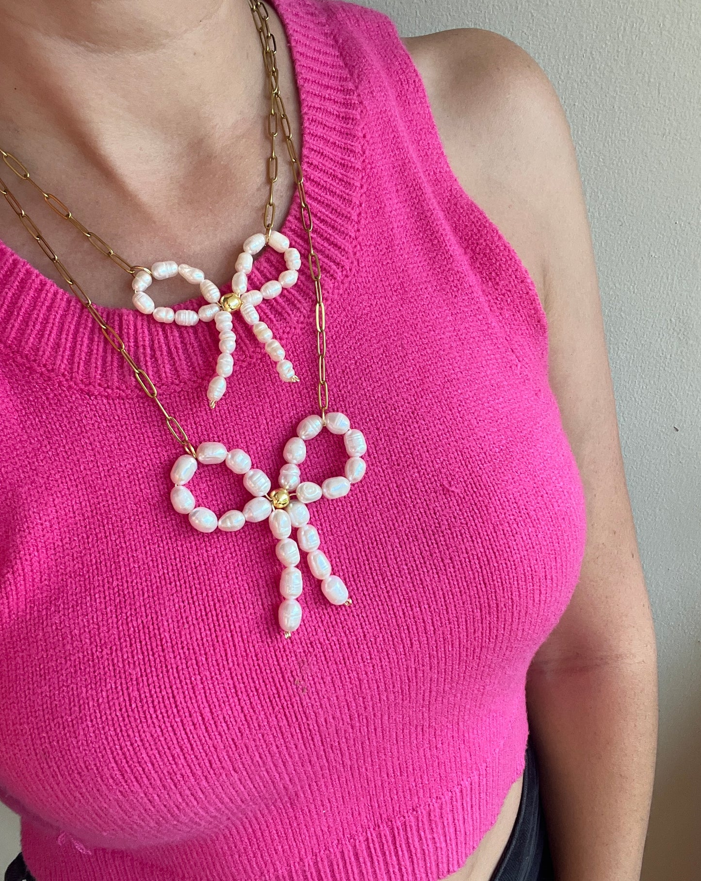 Bow pearl necklace