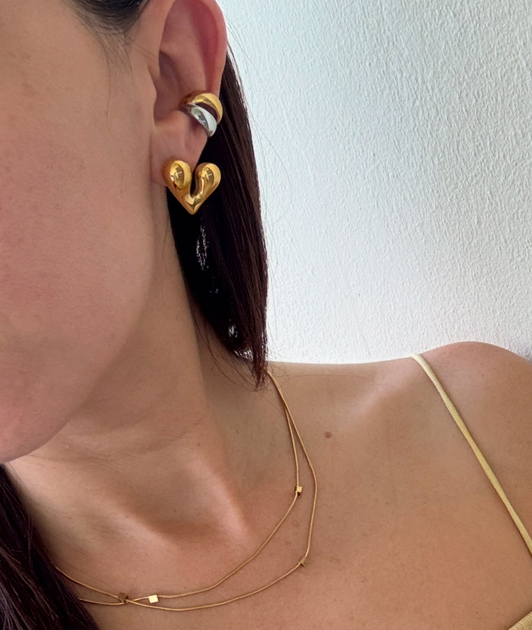 Bubble heart studs