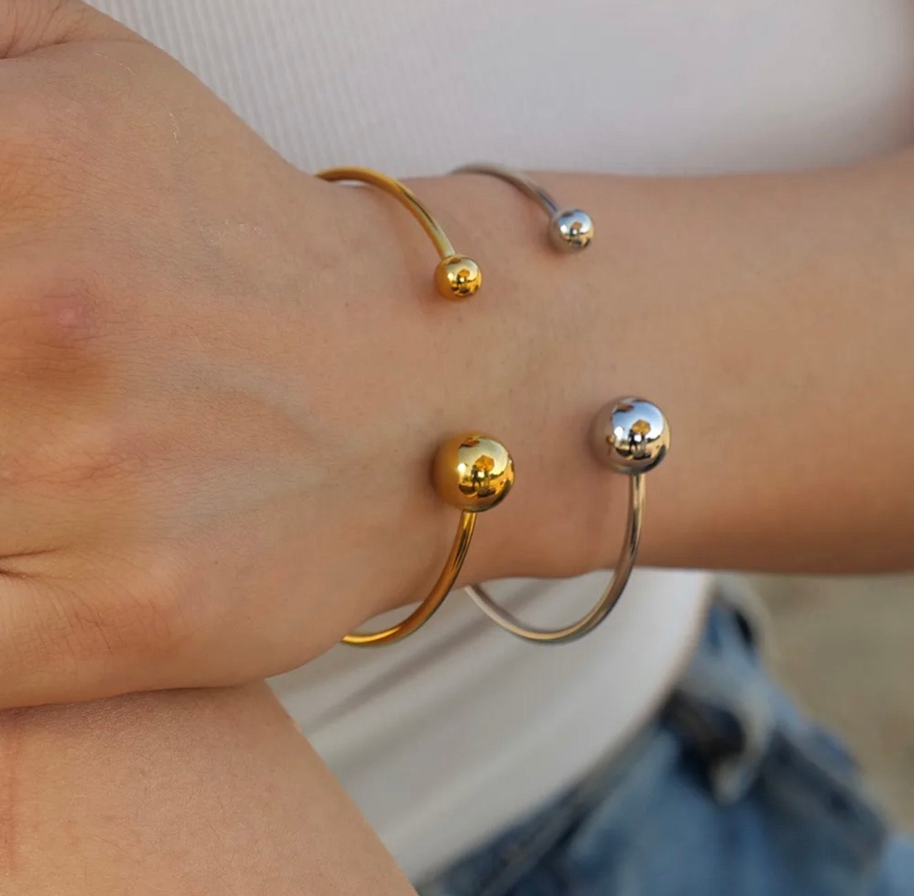 Ball bangle