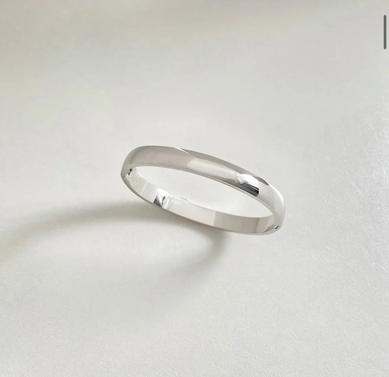 Classic bangle