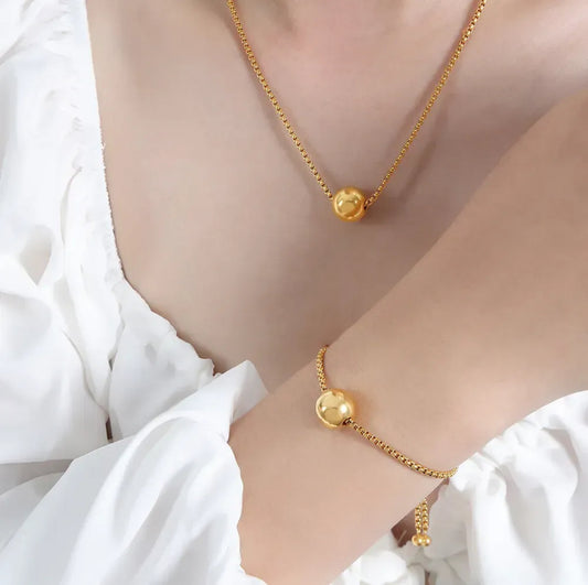 Auri necklace