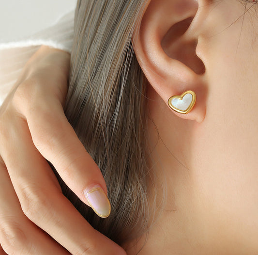 Classic heart studs
