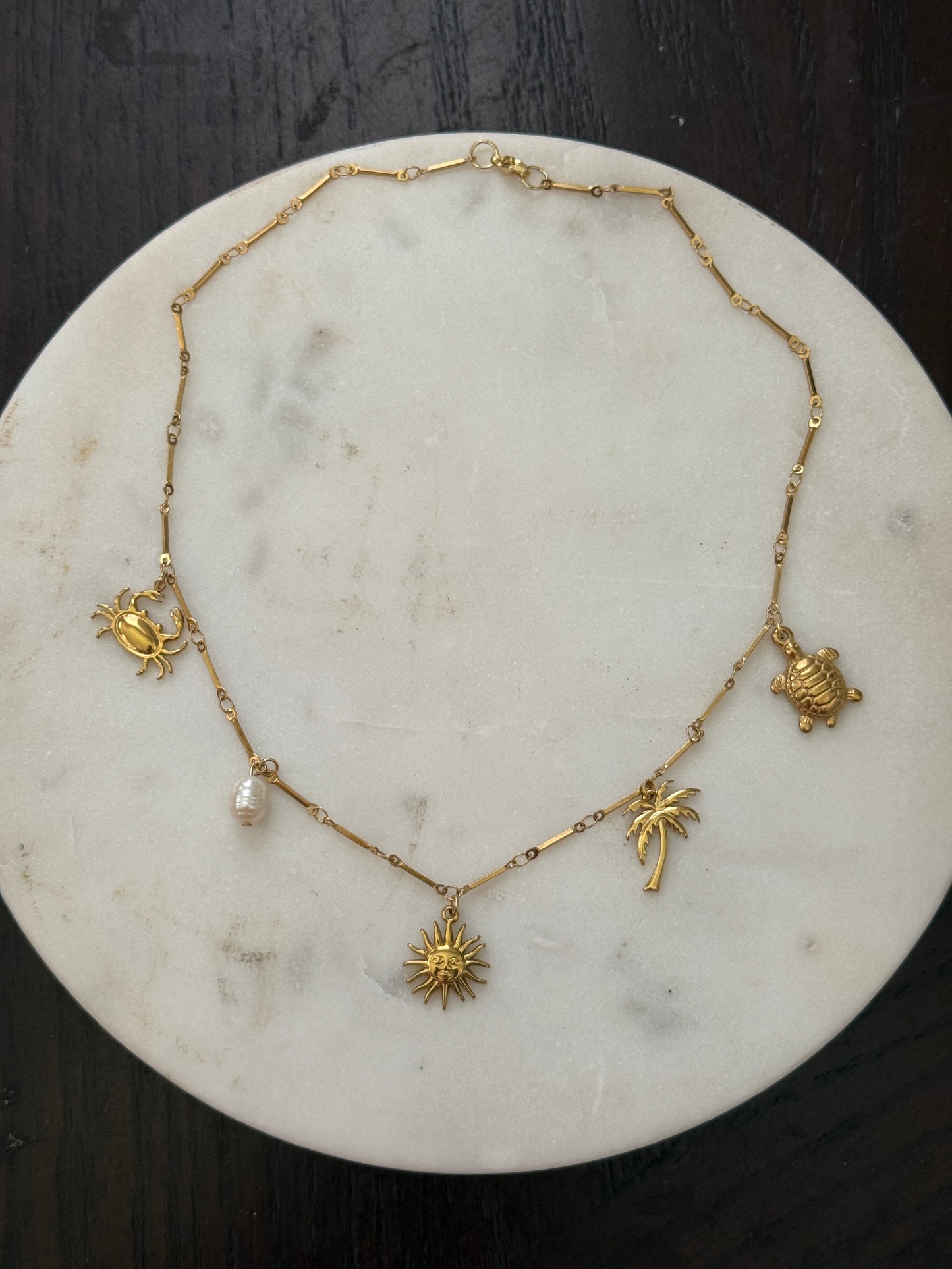 Isleña charm necklace