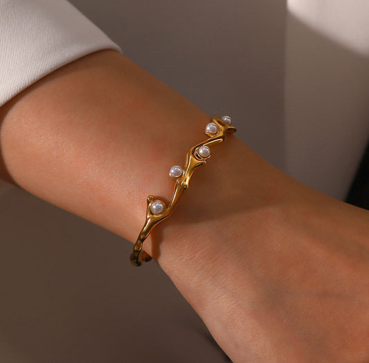Pearl bangle