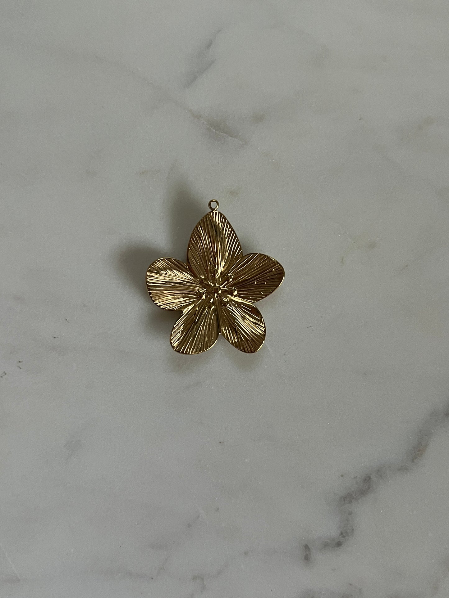 Amapola charm
