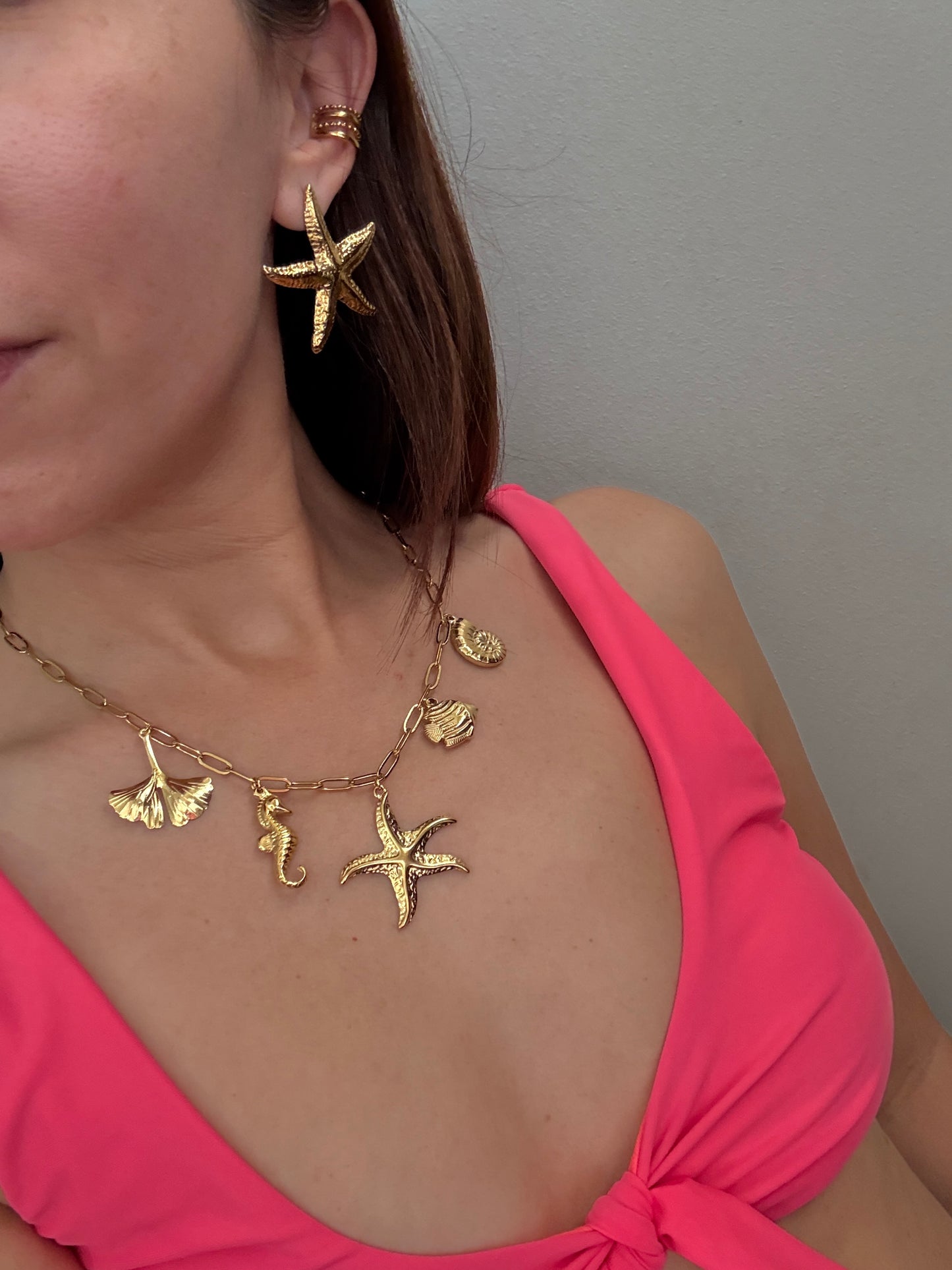 Isla tropical charm necklace