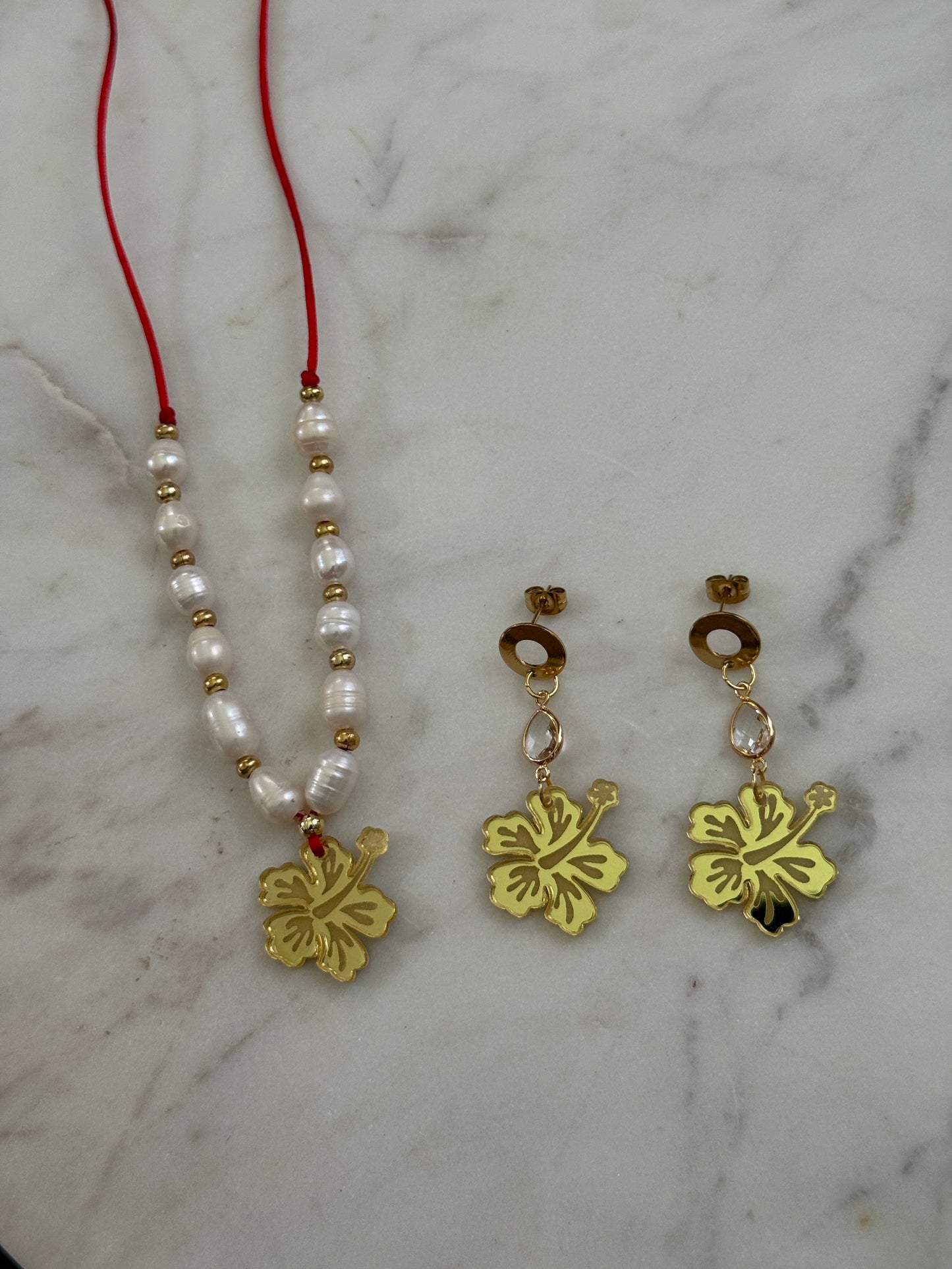 Amapola dorada necklace