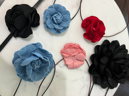 Flower cloth choker