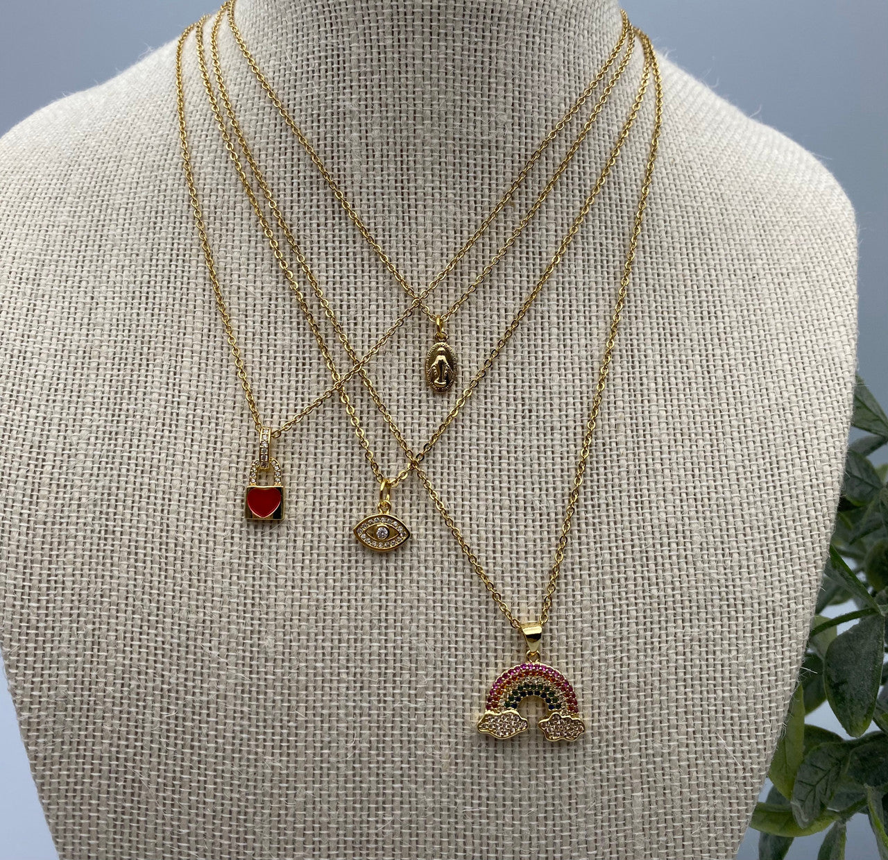 Delicates necklaces