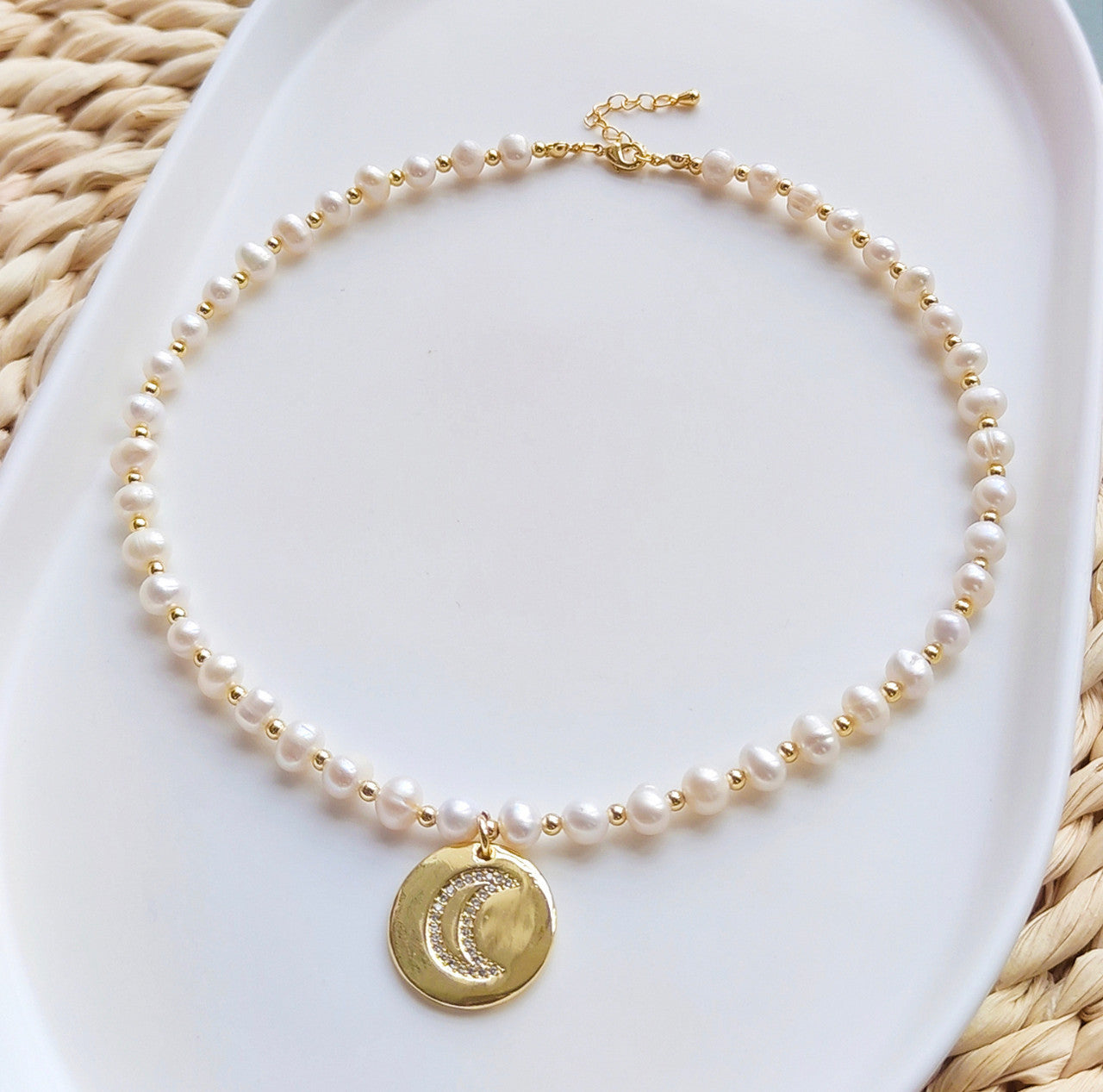 Luna choker