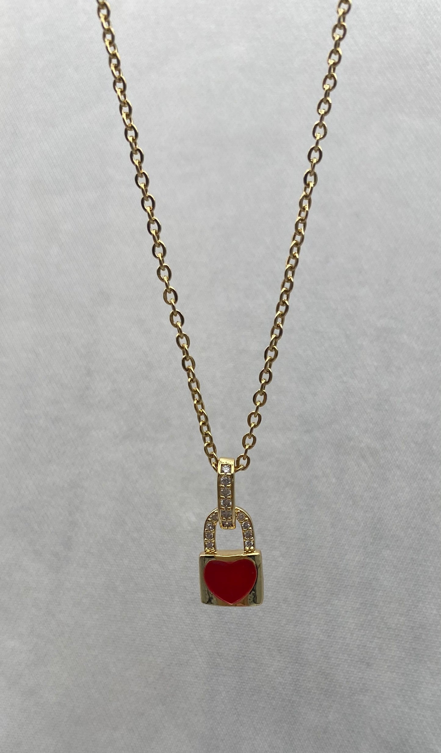 Delicates necklaces