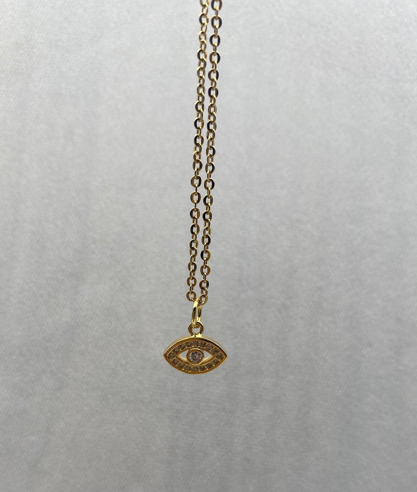 Delicates necklaces