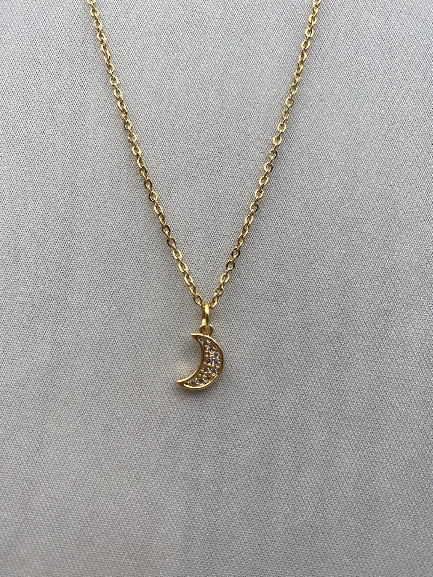 Delicates necklaces