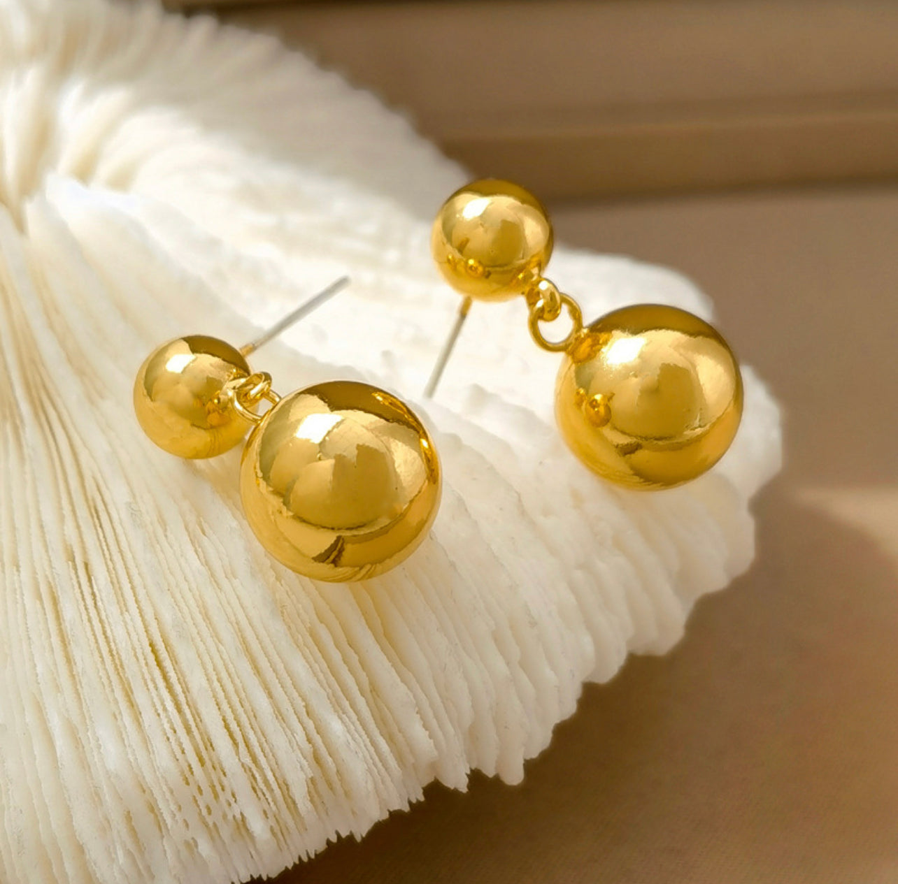 Ball earrings
