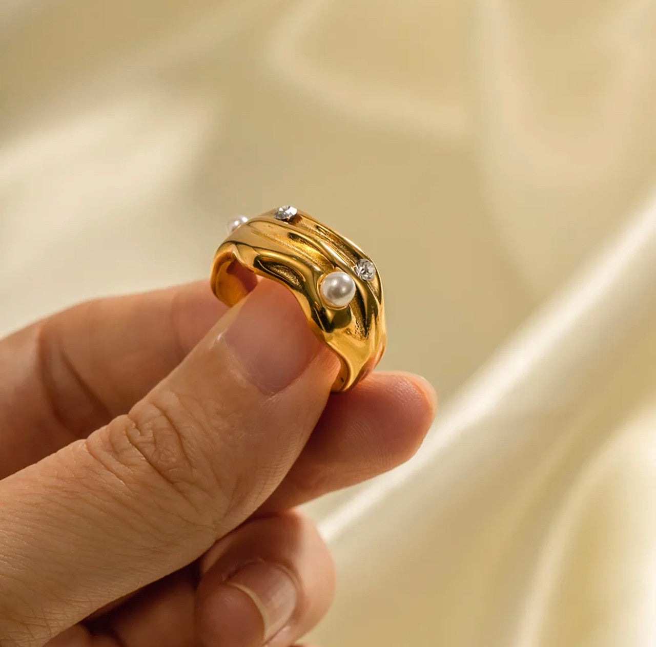 Zoe ring
