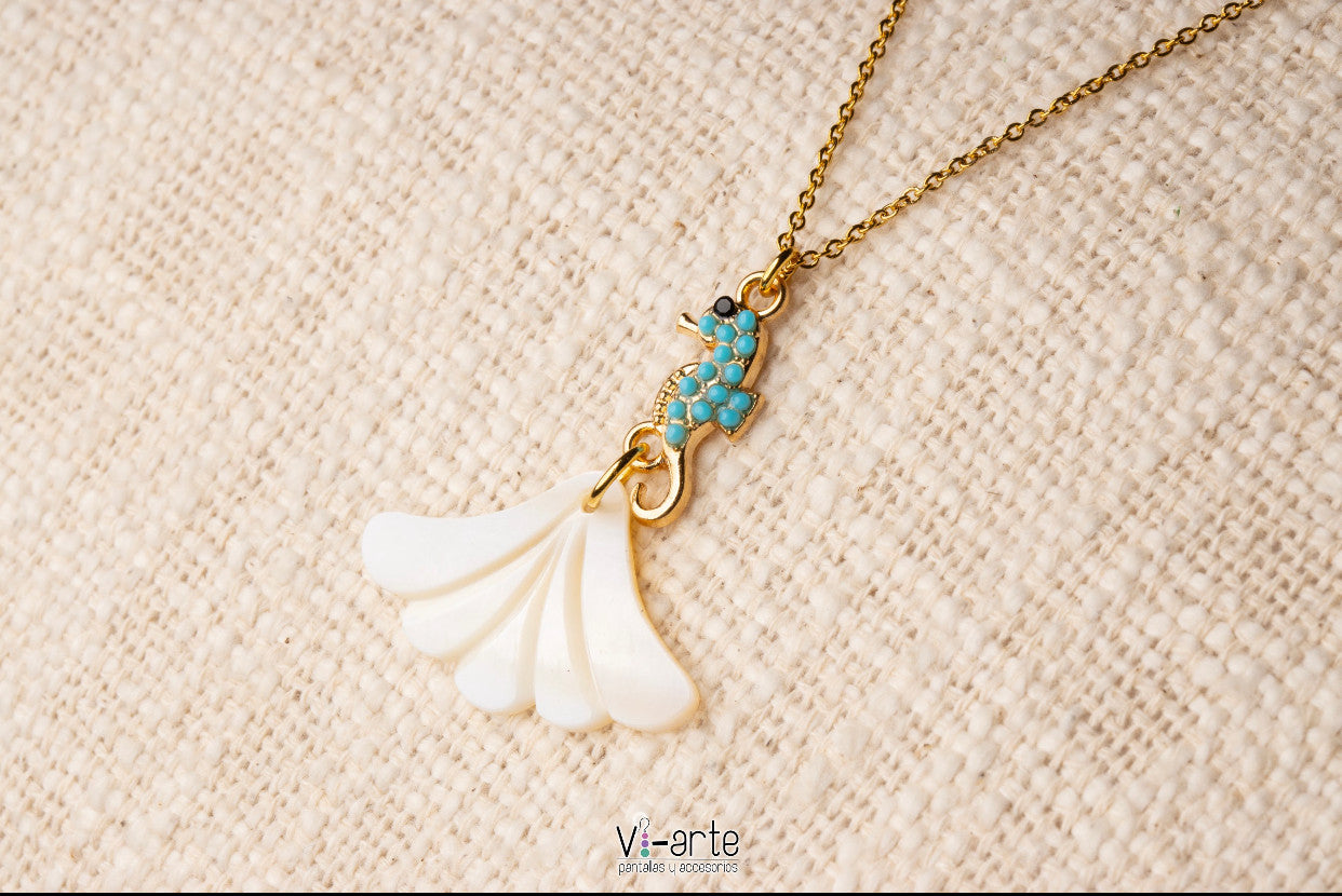 Turquesa Seahorse necklace